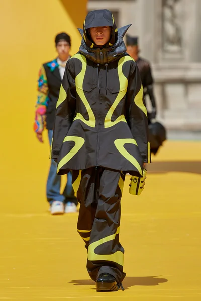 Look 38